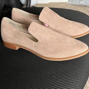 Crown Vintage Pointed Flat